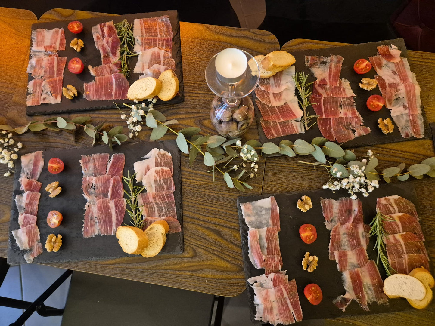 Iberico kumpių ir vynų degustacija Vilniuje